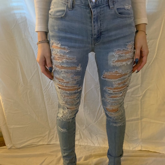 american eagle distressed jeans
